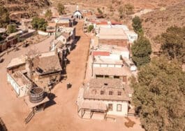 Sioux City Gran Canaria: vista aerea del poblado del Oeste en el Canon del Aguila
