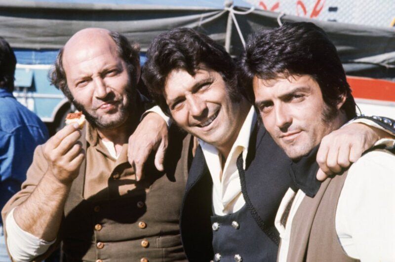 Álvaro de Luna, Sancho Gracia y Pepe Sancho en un descanso de Curro Jiménez