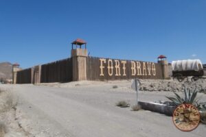 Fort Bravo: la historia completa del poblado del oeste que convirtió Almería en la meca del spaghetti western 1 Fuerte militar en la entrada de Fort Bravo - Texas Hollywood, Tabernas